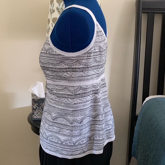 Nine West Geometric Zentangle Black White Cami Top - Picture 4 of 5
